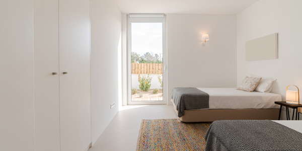 Comprar / Vender Casas Unifamiliares y Chalets en Tarragona · con Mobiliario y Carpintería a Medida